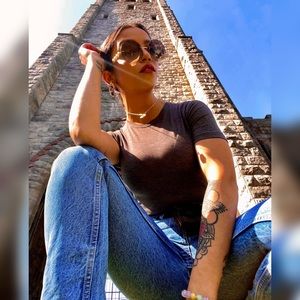 Hello my fabulous friends I’m Laura.